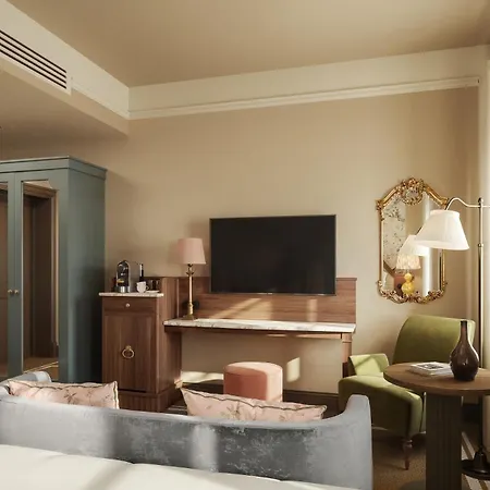 Savoy 1918, A Member Of Small Luxury Of The World Hotel 5*