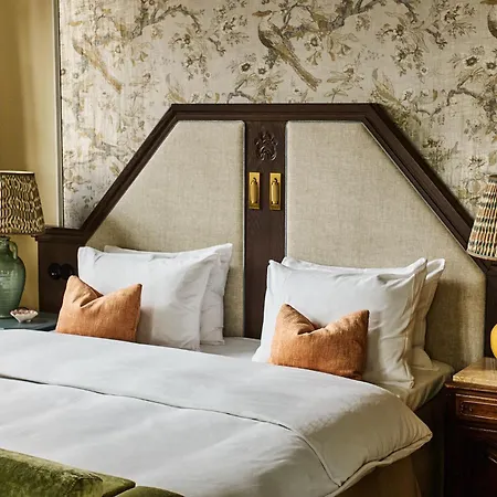 Savoy 1918, A Member Of Small Luxury Of The World Hotel