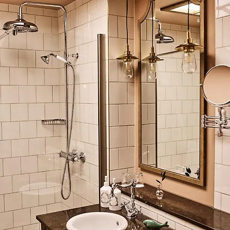 Savoy 1918, A Member Of Small Luxury Of The World Hotell Oslo