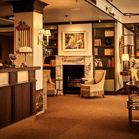 Savoy 1918, A Member Of Small Luxury Of The World Hotell 5*