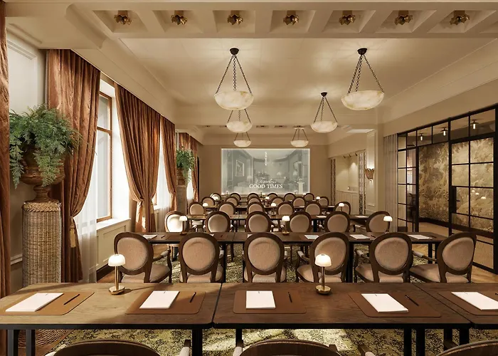 Savoy 1918 Hotell 5*