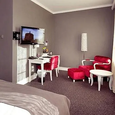 Savoy 1918 Hotell 5*